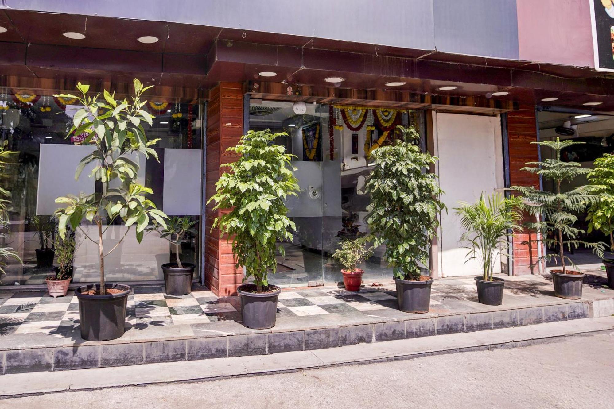 Super Collection O Sector 5 Sanpada Formerly Opal Comforts Turambhe Exterior photo